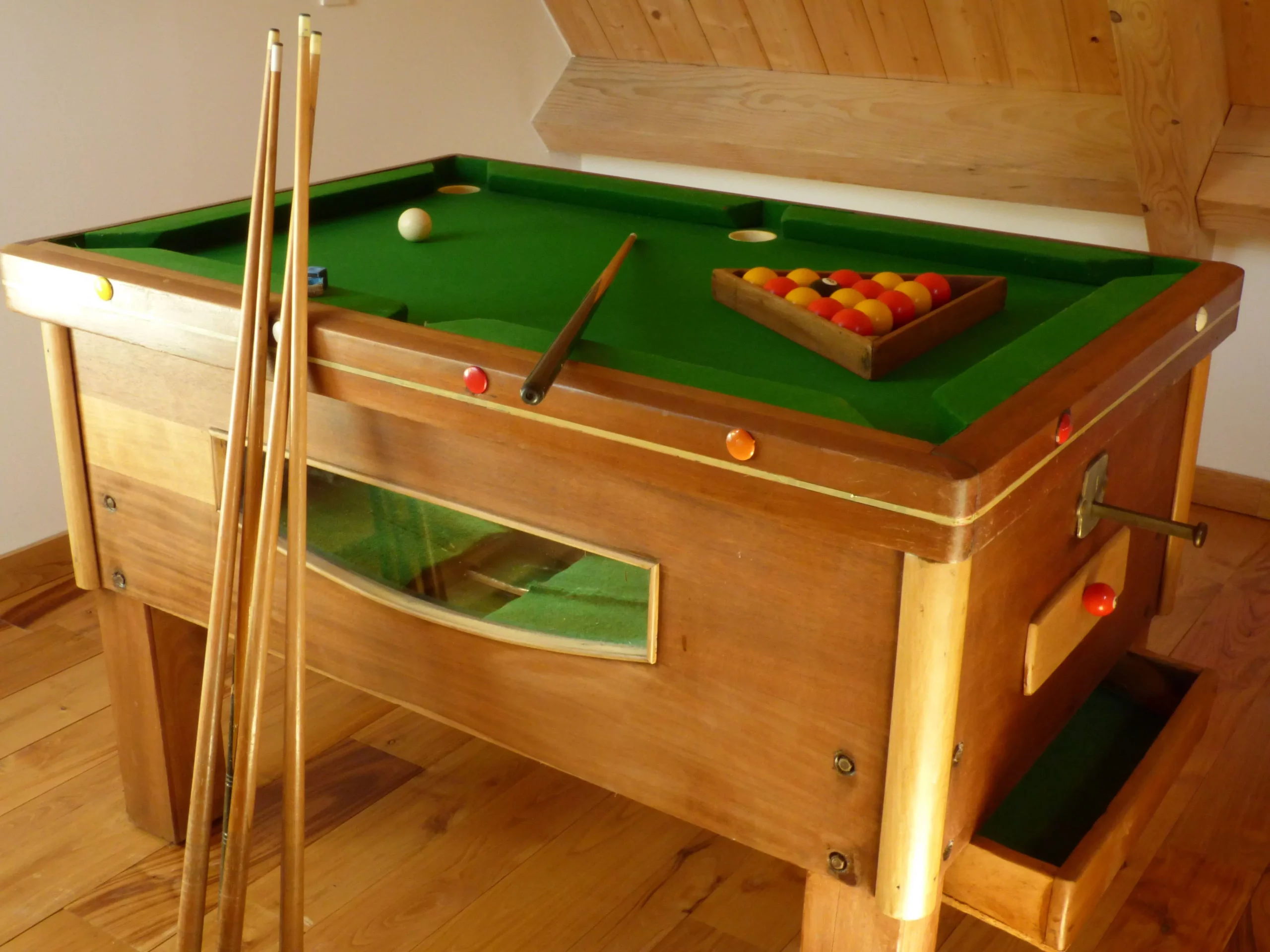 Billard à la grange de Liournat